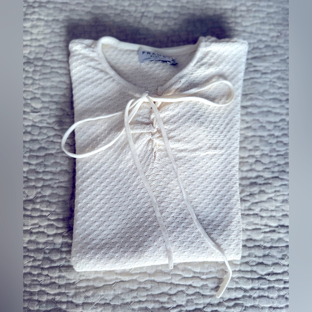 Women’s size small Frame short sleeved sweater